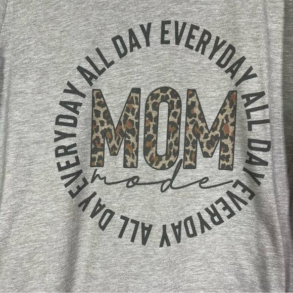 Next Level, Mom Mode Graphic T-Shirt. Size Large. In excellent condition! - Picture 5 of 5